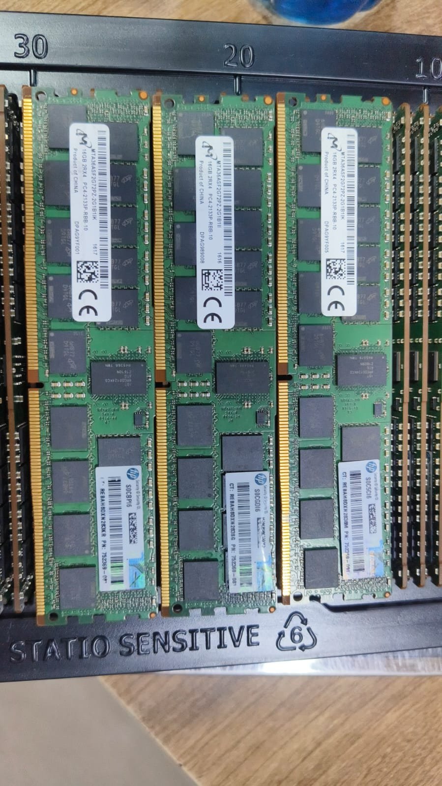 16GB DDR4 Server RAM ECC Registered RDIMM 288-Pin High-Performance Memory Module for Enterprise Servers