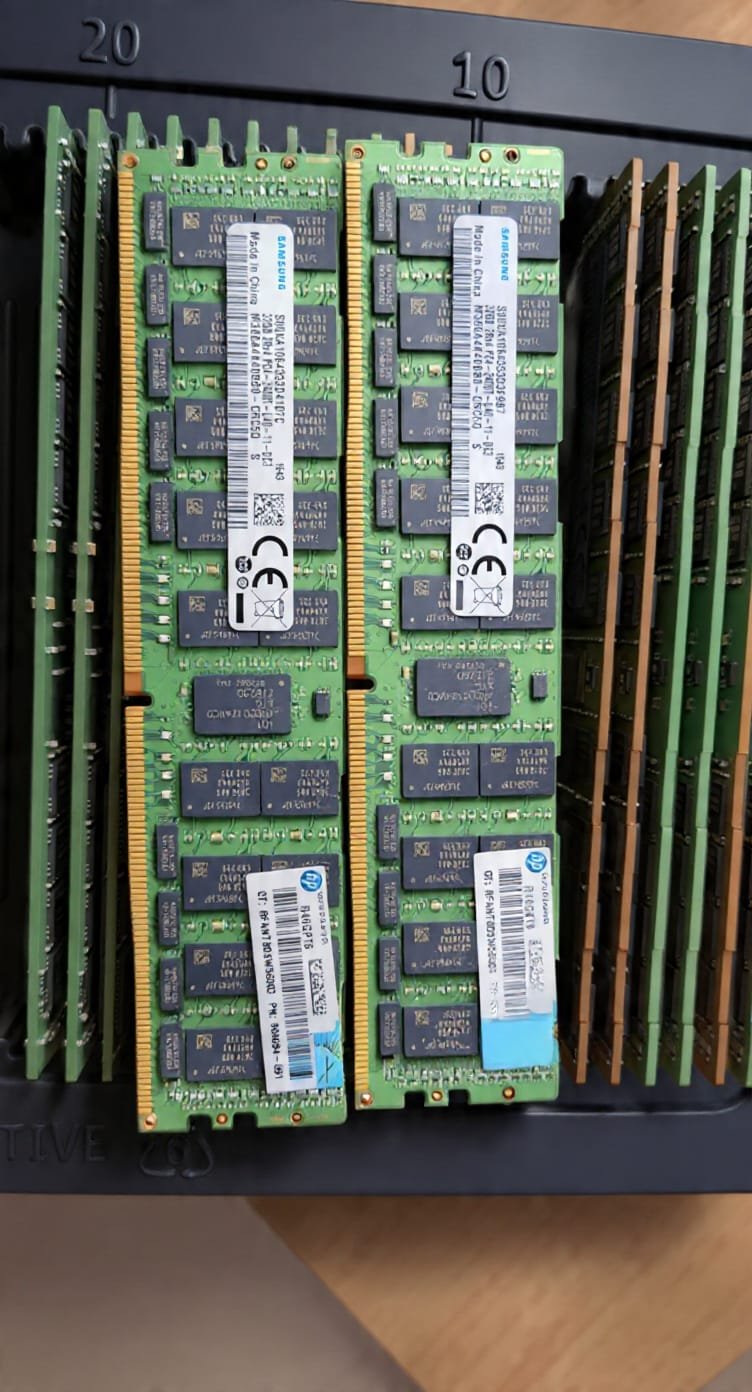 32GB DDR4 Server RAM ECC Registered RDIMM 288-Pin High-Performance Memory Module for Enterprise Servers